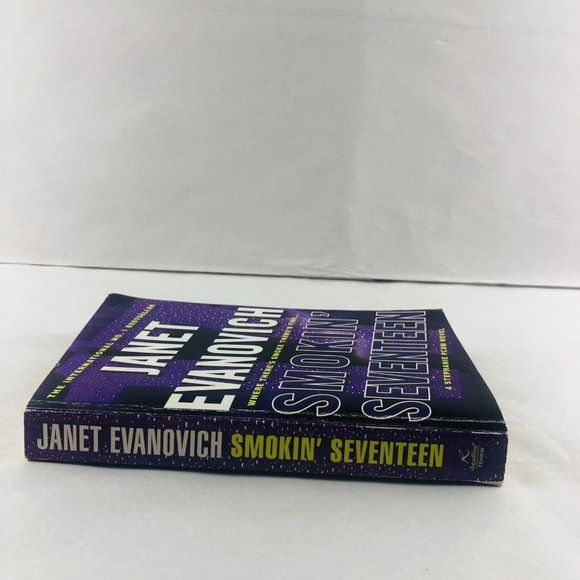 Smokin' Seventeen By Janet Evanovich Fiction Medium Paperback Book - Picture 8 of 8